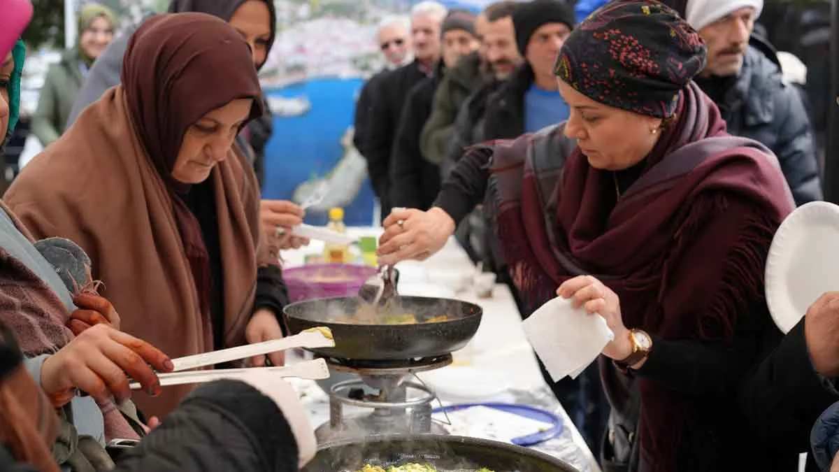 Akcaabatta Hamsikusu bulusmasi yapildi