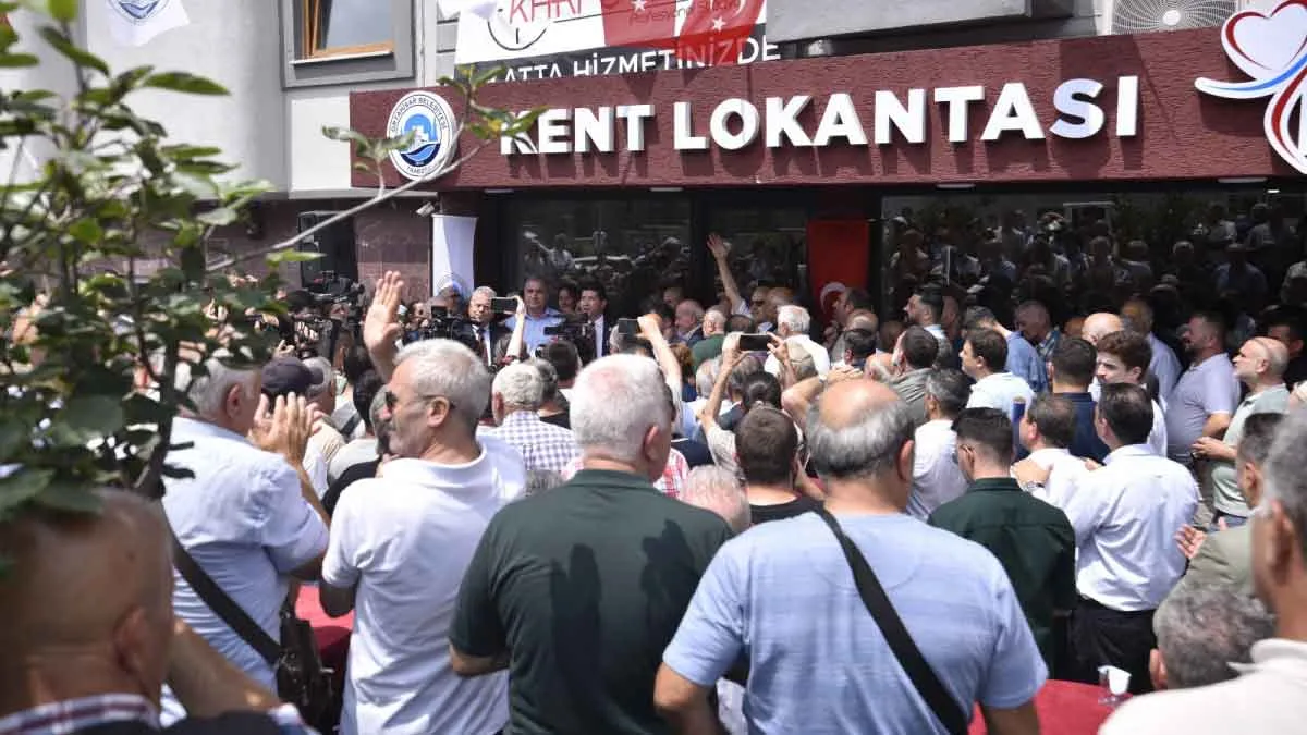 Ortahisar Belediyesi’nin Ramazan ayında sunduğu ücretsiz iftar hizmeti.