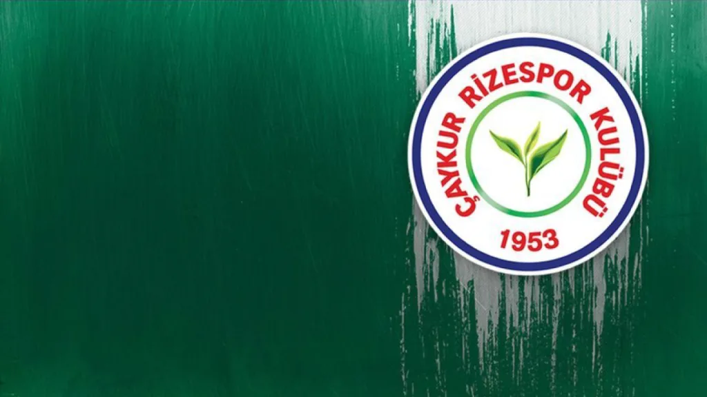Rizespor'un Trabzonspor maçı öncesi paylaştığı videoda Köksal Baba’nın yer aldığı anlar.