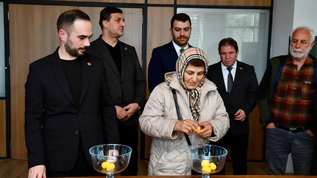 Çağlayan Kentsel Dönüşüm Projesi kura çekimi ve hak sahiplerinin daire belirleme süreci.