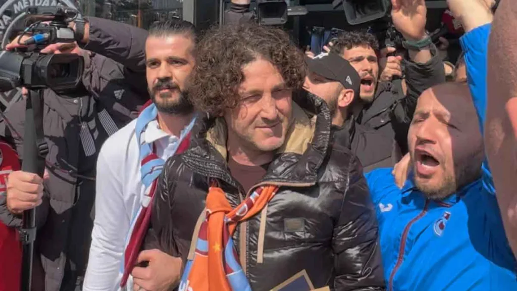 Fatih Tekke, Trabzonspor taraftarları tarafından coşkuyla karşılandı.
