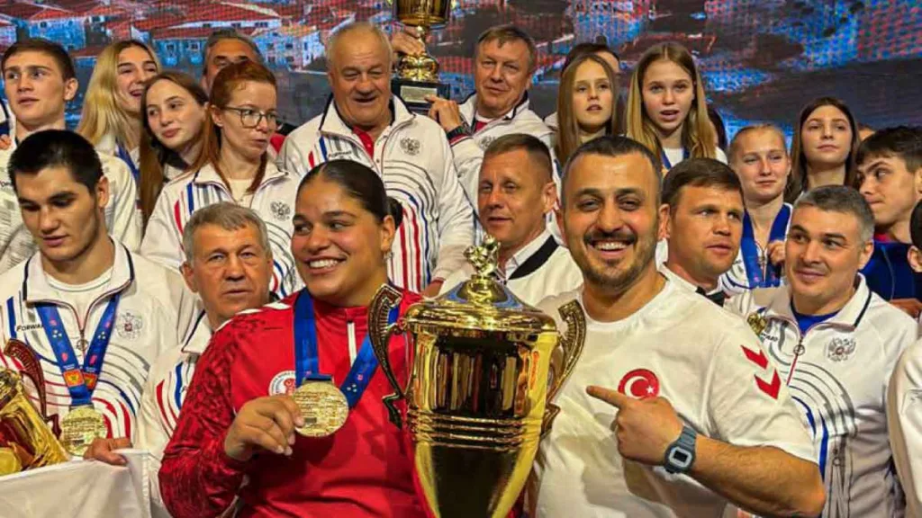 Havvanur Kethüda, Dünya Boks Birliği Şampiyonası’nda altın madalya kazandı.