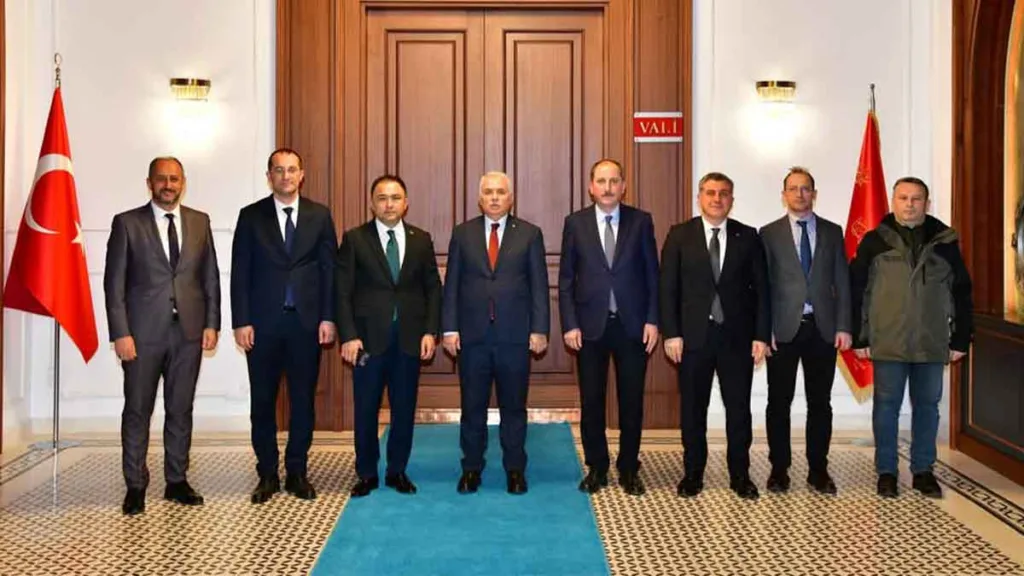 Hıdırnebi Yaylası yol sorununu çözmek için yetkililer bir araya geldi.