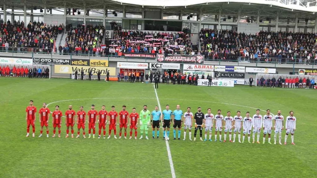 Sebat Gençlik Spor, Mardin 1969 Spor'a 2-1 mağlup oldu.