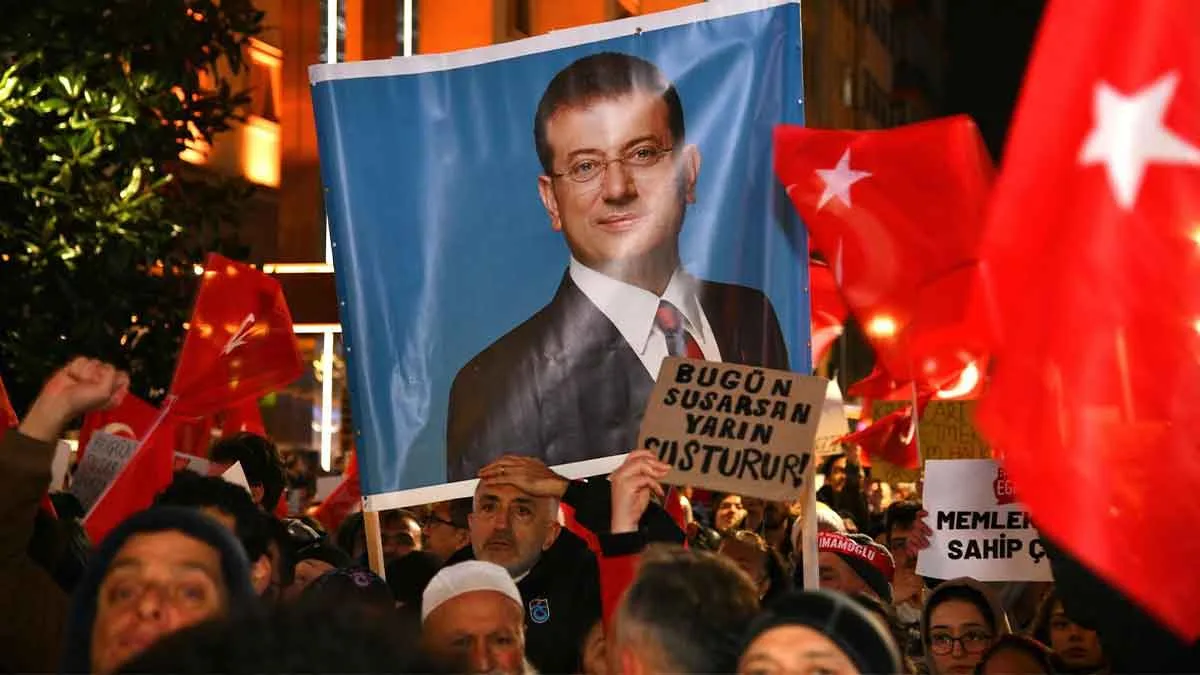 Trabzon'da Ekrem İmamoğlu'na destek yürüyüşü düzenlendi.