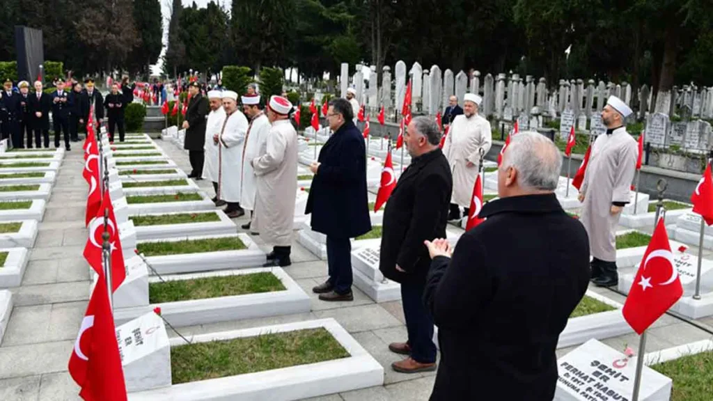 Trabzon’da 18 Mart Şehitleri Anma Günü için Sülüklü Asri Şehitliği’nde tören düzenlendi.