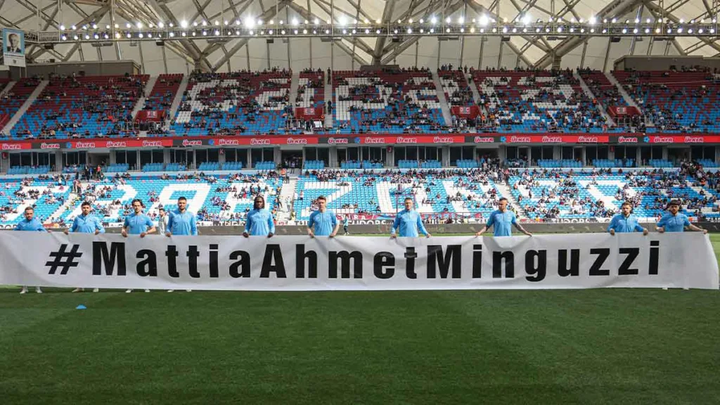 Trabzonspor, Mattia Ahmet Minguzzi’yi unutmadı ve isminin yazılı olduğu formayı ailesine gönderdi.