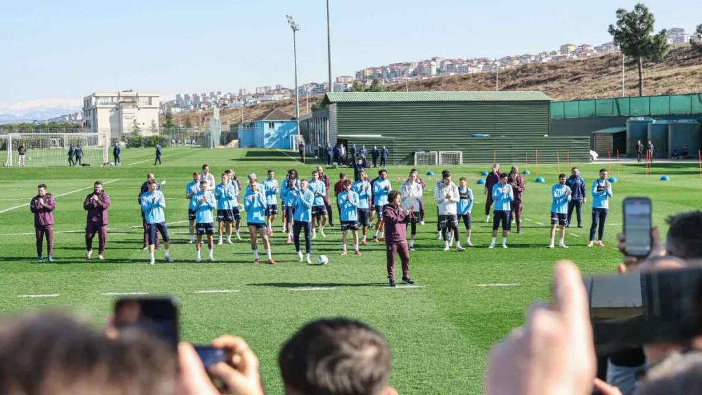 Trabzonspor, Başakşehir maçı hazırlıklarını taktik çalışmalarıyla sürdürdü.