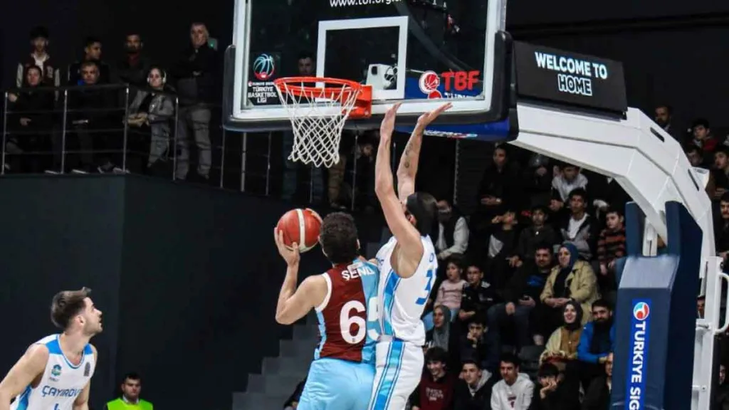 Trabzonspor Basketbol, Çayırova Belediyesi’ni 75-71 mağlup ederek galibiyet serisini sürdürdü.