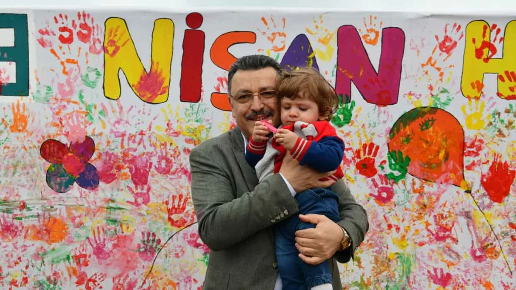 Trabzon Büyükşehir Belediye Başkanı Ahmet Metin Genç, 23 Nisan mesajında çocuklara sesleniyor