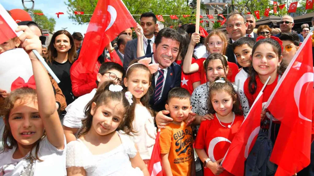 Ortahisar Belediye Başkanı Ahmet Kaya, 23 Nisan mesajında milli irade ve çocuklara dair vurgular yaptı