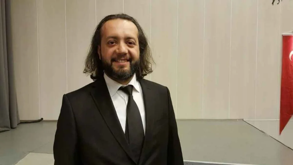 Ersen Küçük, Trabzon Gazeteciler Cemiyeti için sosyal tesis projesini duyurdu.
