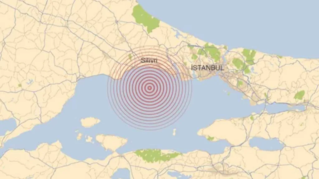 İstanbul Silivri merkezli deprem sonrası panik yaşayan vatandaşlar