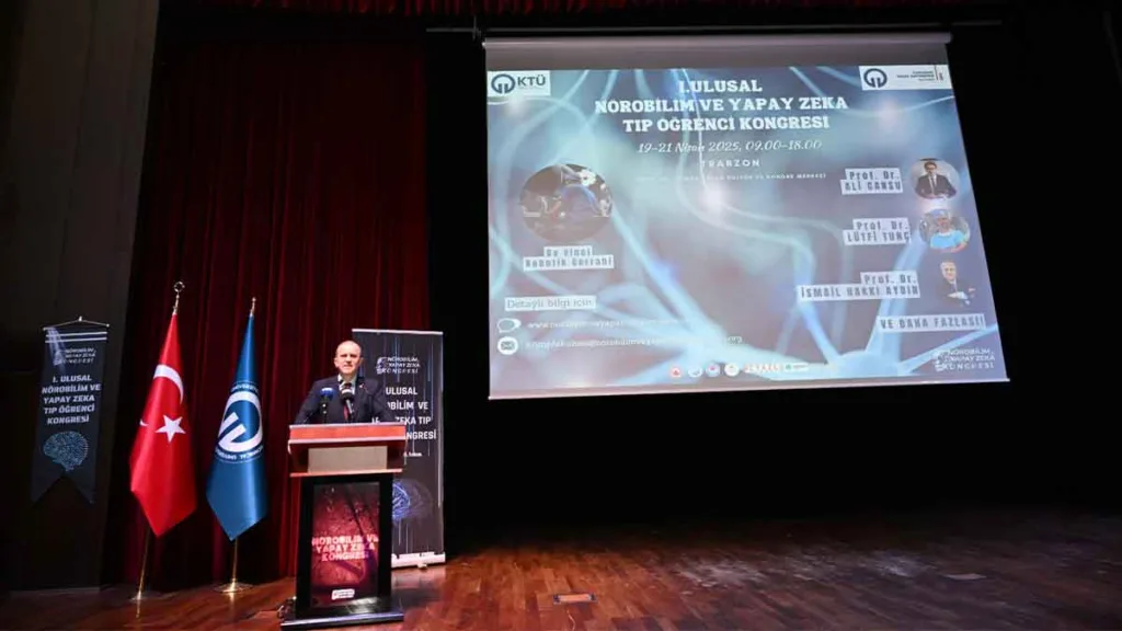 Karadeniz Teknik Üniversitesi’nde düzenlenen I. Ulusal Nörobilim ve Yapay Zekâ Tıp Öğrenci Kongresi’nin açılış töreninden bir kare