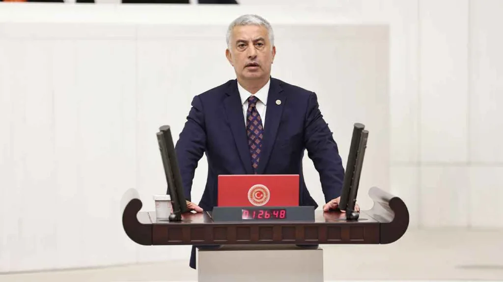 CHP Trabzon İl Başkanı Mustafa Bak, AK Parti'li Vehbi Koç’un İsrail ile ticaretini eleştiren açıklamalarda bulundu.