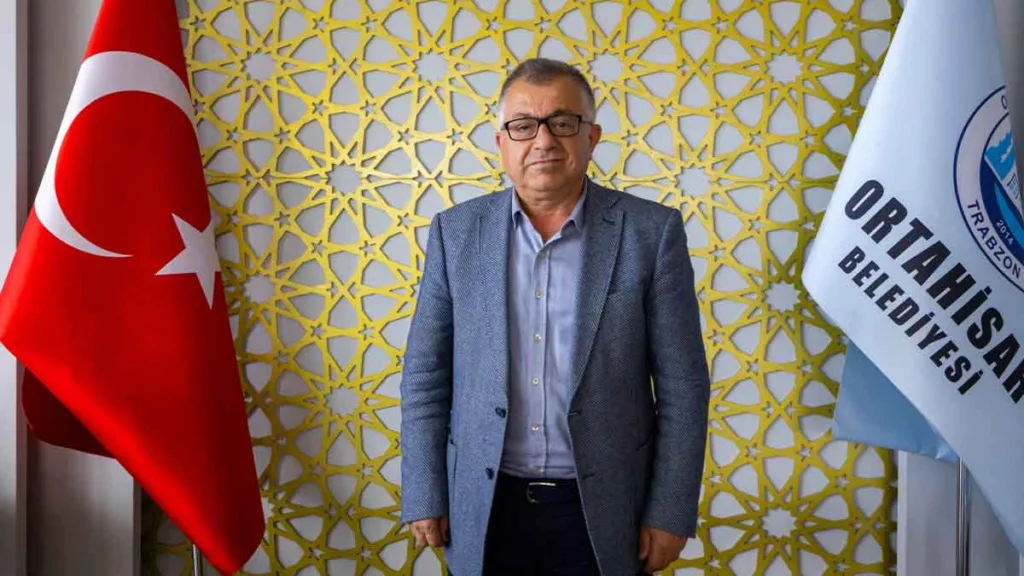 Ortahisar Belediyesi'ndeki görev değişimi açıklaması; Alpaslan Özdemir'den Celal Akaç’a yeni görev ataması.