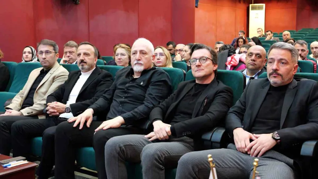 Trabzon'da düzenlenen sağlık turizmi eğitim programına katılan sağlık kuruluşları ve yetkililer