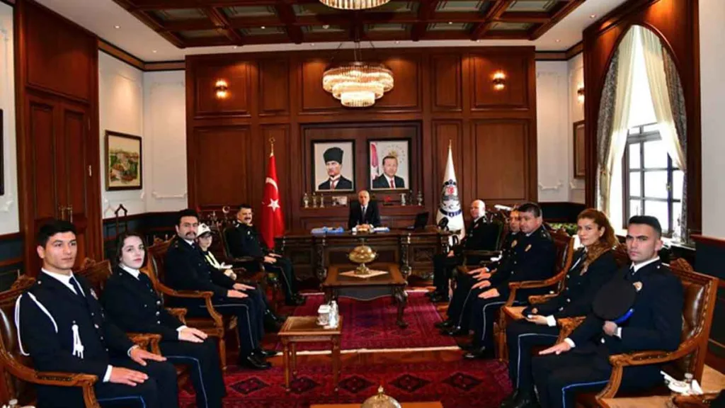 Trabzon Valisi Aziz Yıldırım, Emniyet Teşkilatı'nın 180. yılı kapsamında makamında misafirlerini ağırladı
