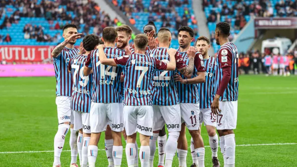 Trabzonspor, Alanyaspor'u Papara Park’ta 4-3 mağlup etti.