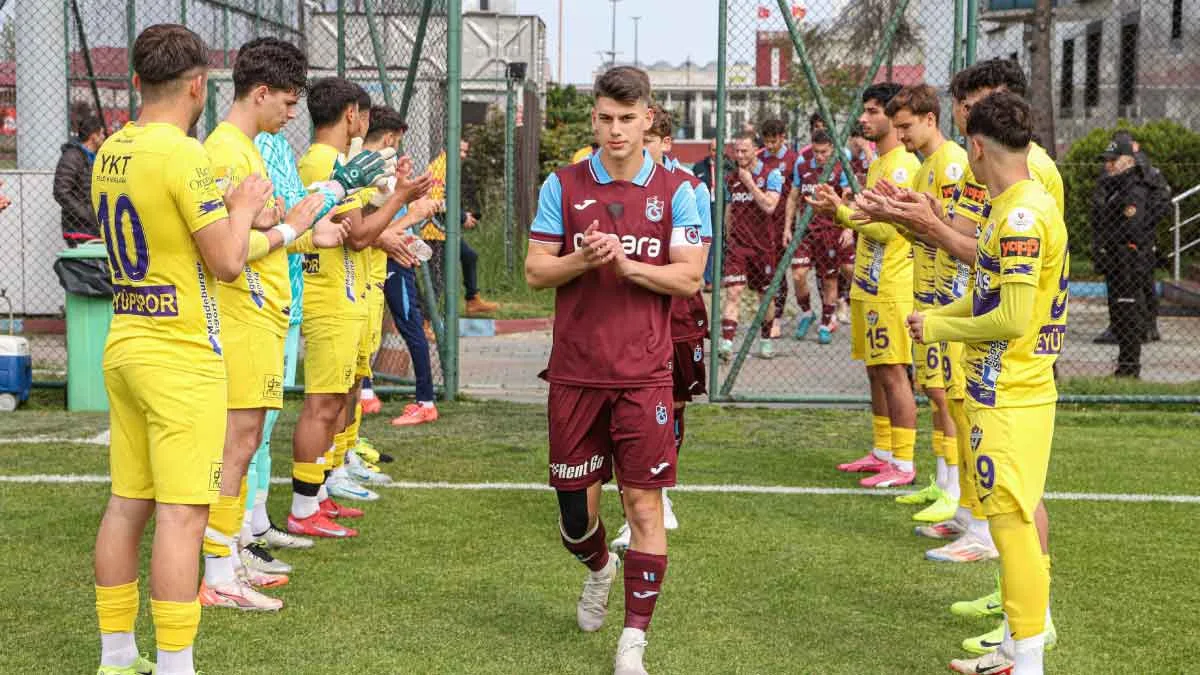 Trabzonsporlu gençler alkışlarla karşılandı