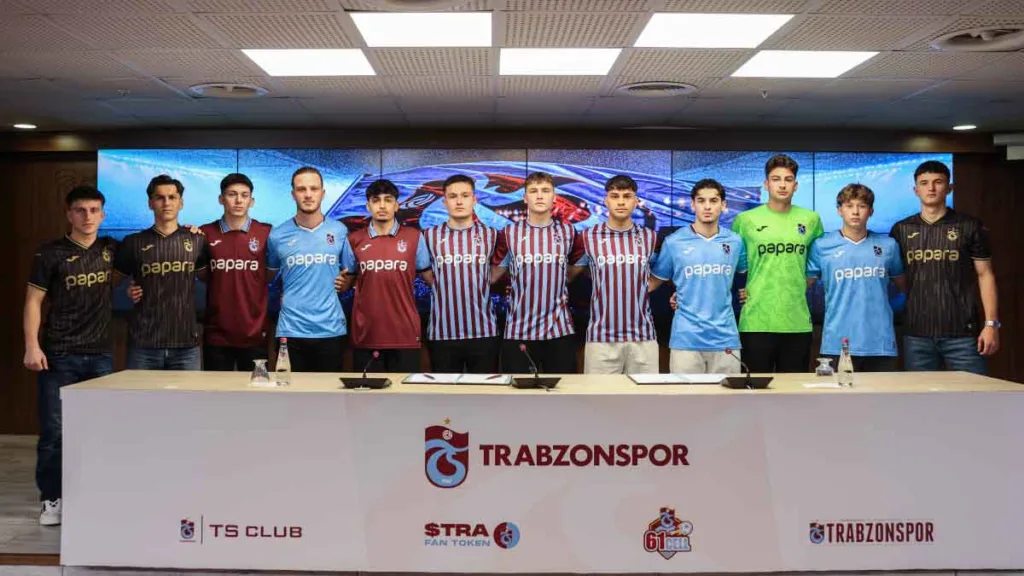 Trabzonspor’dan Geleceğe Güven Mührü: 14 Genç Futbolcu Profesyonel Oldu