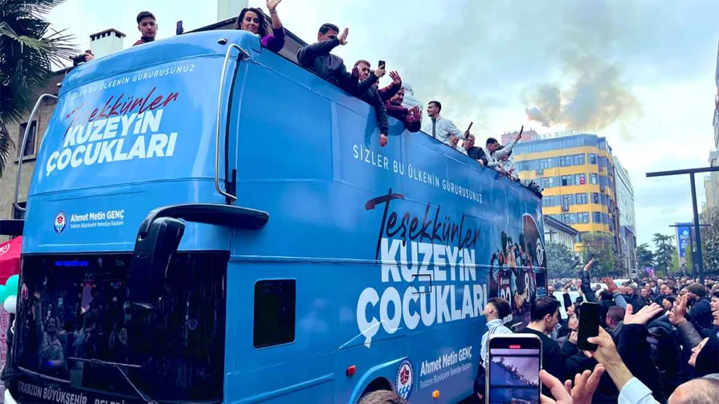 Trabzonspor U19 Takımı, UEFA Gençlik Ligi finali sonrası şehir turu yaptı