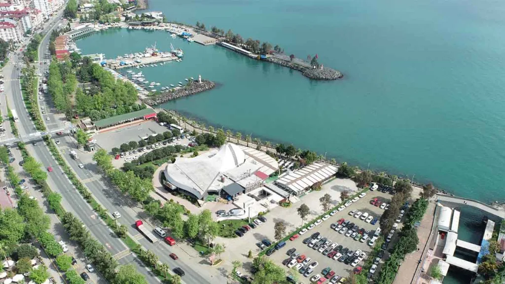 Akçaabat Sahil Park 3. Etap projesi kapsamında yapılacak yürüyüş yolu ve yeşil alan yenileme çalışmaları