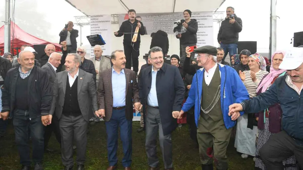 Başkan Ahmet Metin Genç, Kavalik Yaylası Bahar Şenliği’nde yol sözü verdi