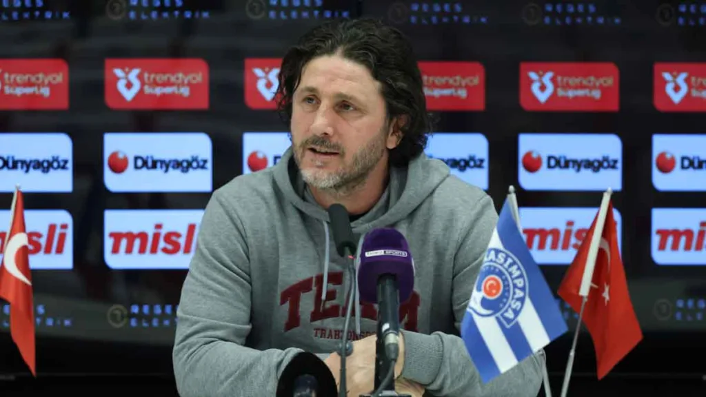 Fatih Tekke, Trabzonspor - Kasımpaşa maçı sonrası basın toplantısında konuşuyor