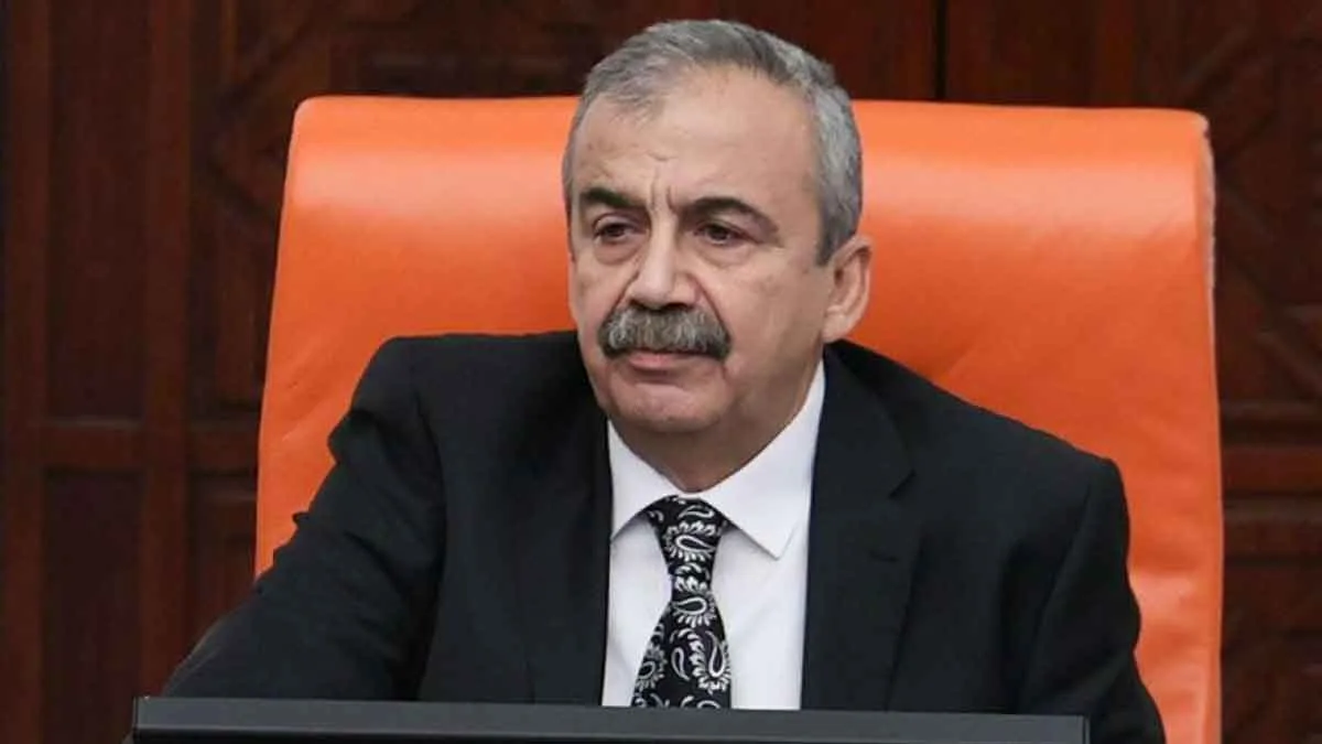 DEM Milletvekili Sırrı Süreyya Önder hayatını kaybetti