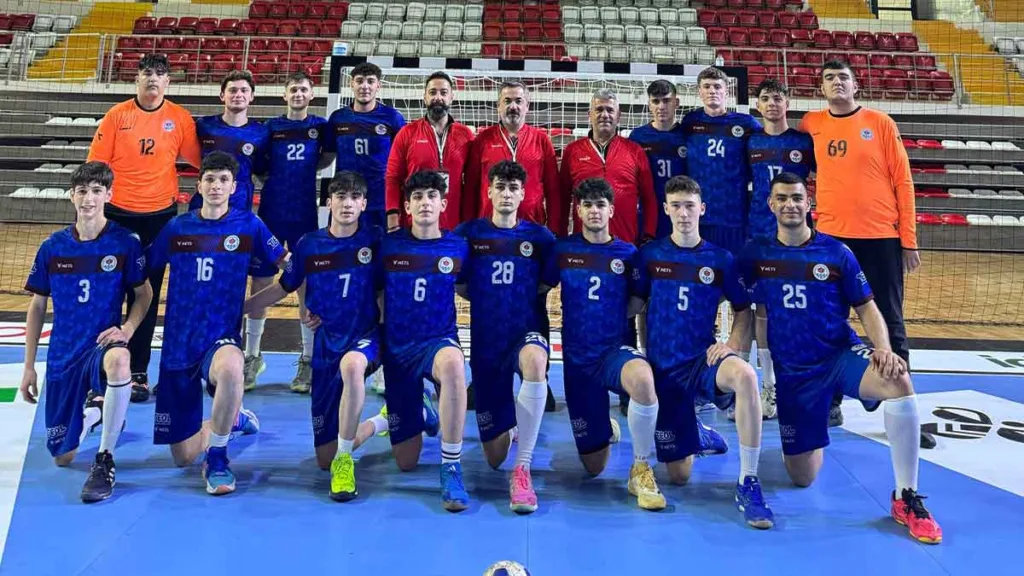 Trabzon Büyükşehir Belediyespor Yıldız Erkekler Hentbol Takımı Türkiye Şampiyonası’nda grubunu başarıyla geçti