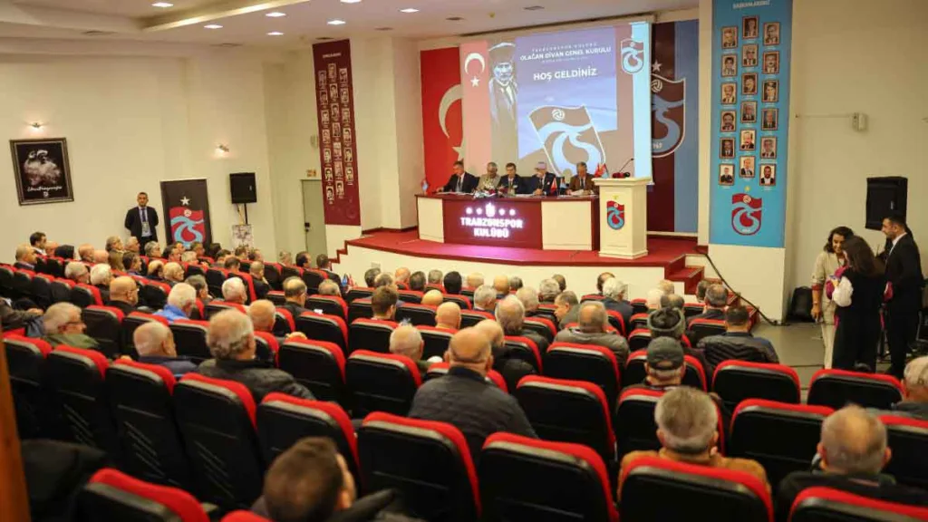 Trabzonspor’un 58. Divan Genel Kurul toplantısından bir kare