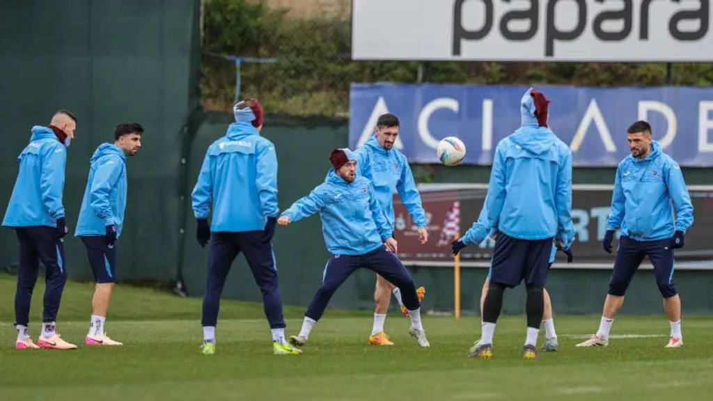 Trabzonspor, Galatasaray finali öncesi son antrenmanını tamamladı