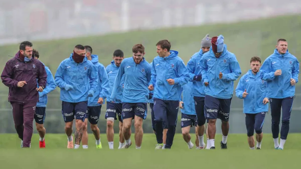 Trabzonspor, Galatasaray ile oynayacağı Türkiye Kupası finali öncesi antrenmanlarını sürdürüyor.