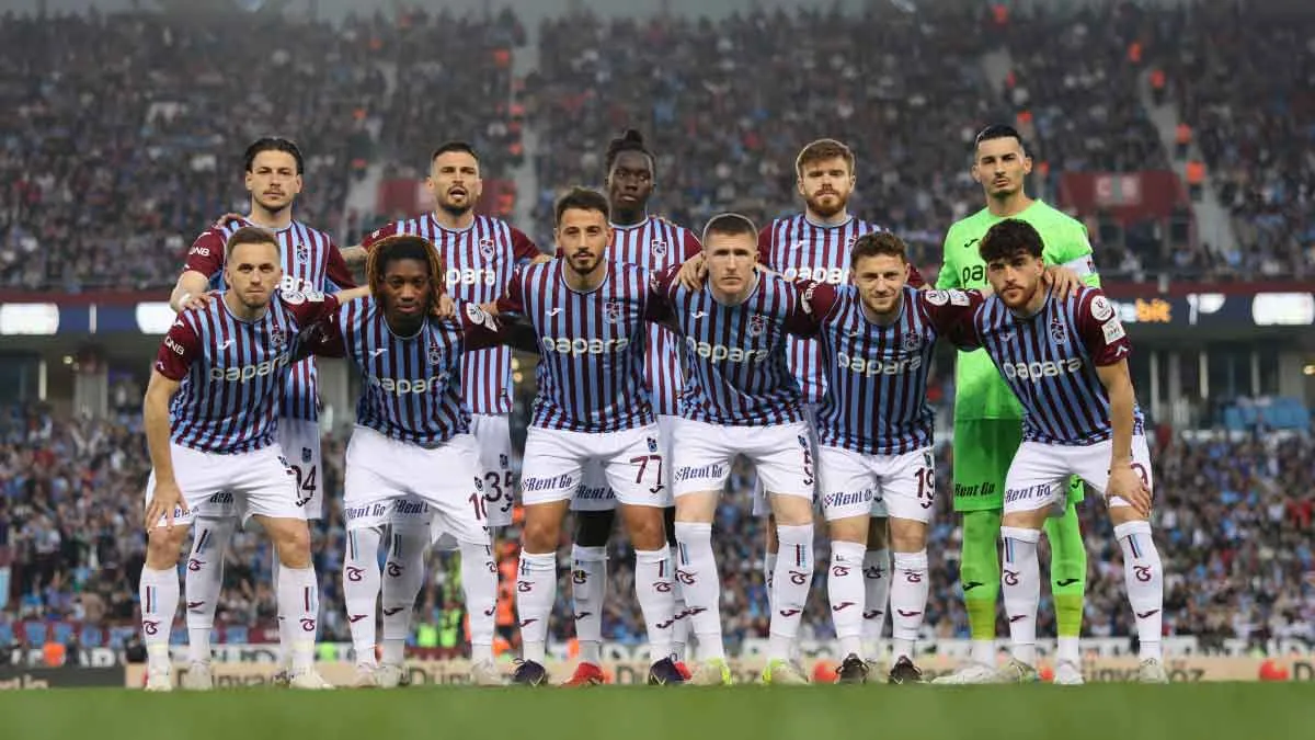 Trabzonspor'un genç ismi dünya evine girdi 1 Trabzonspor-Galatasaray maçında Enis Destan sakatlık yaşadı, bordo mavililer sahadan 2-0 mağlup ayrıldı.