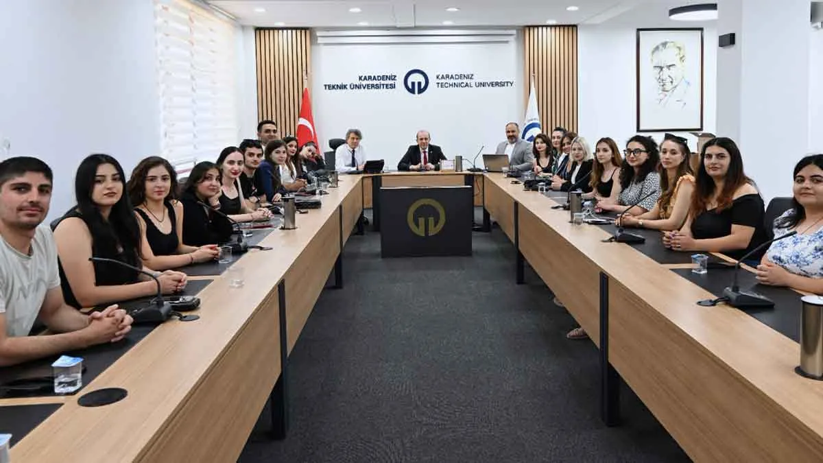 Gürcistanlı öğrencilerden KTÜ çıkarması