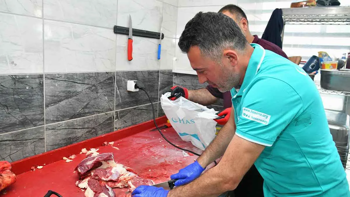 Trabzon’da bağışlanan etler ihtiyaç sahiplerine ulaştırıldı 1 Trabzonda bagislanan etler ihtiyac sahiplerine ulastirildi
