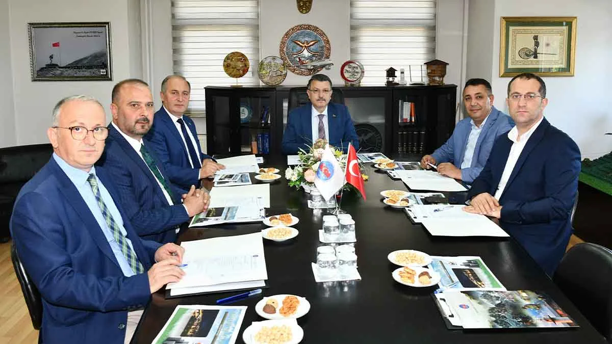 Başkan Genç: “Vatandaşlarımızın memnuniyeti için sahadayız”