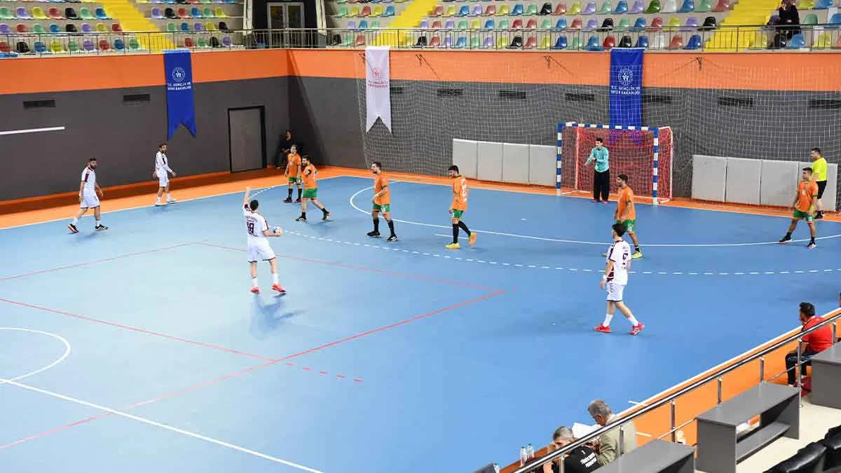 Büyükşehir-Hentbol-takımından-galibiyet-sevinci