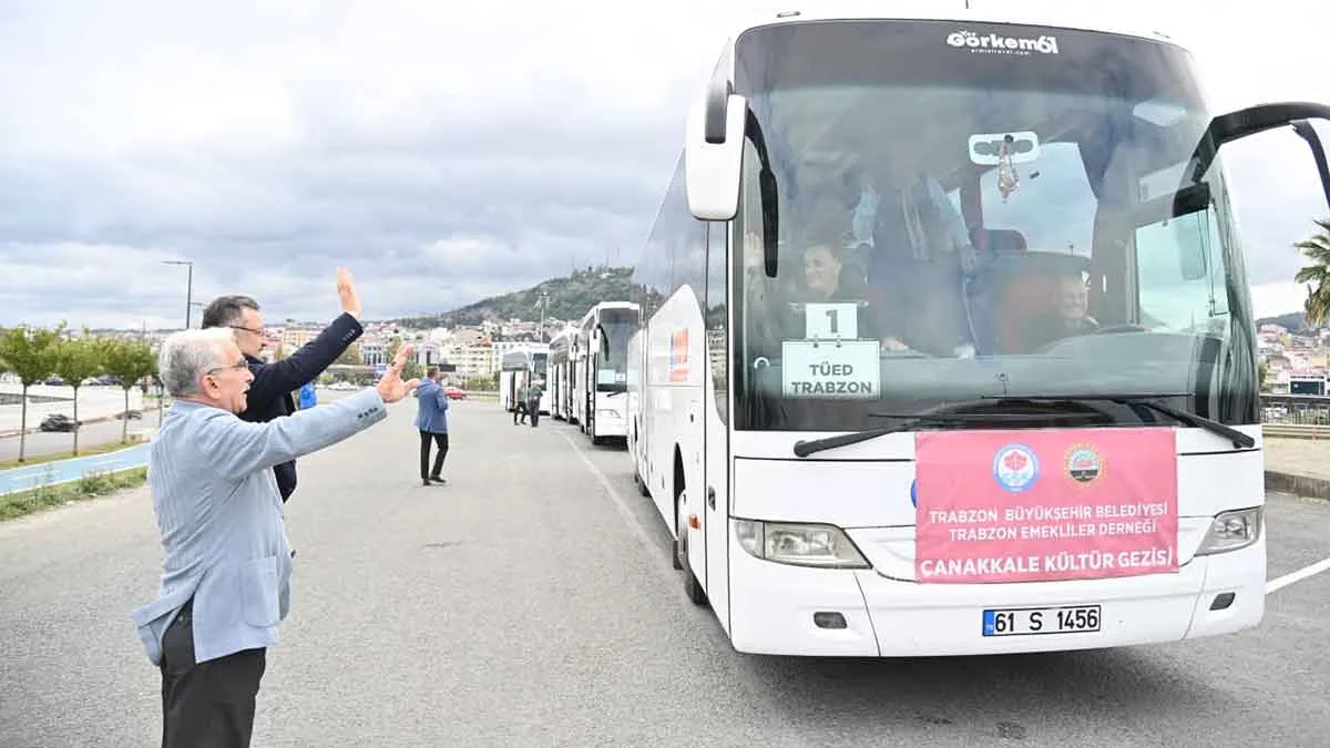 Emekliler-Trabzon'dan-Çanakkale'ye-uğurlandı