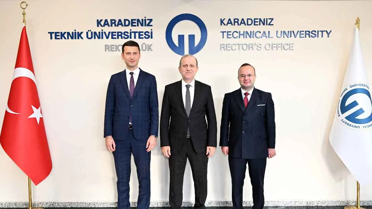 Hopa-ve-Arhavi'den-Rektör-Prof.-Dr.-Hamdullah-Çuvalcı’ya-Ziyaret
