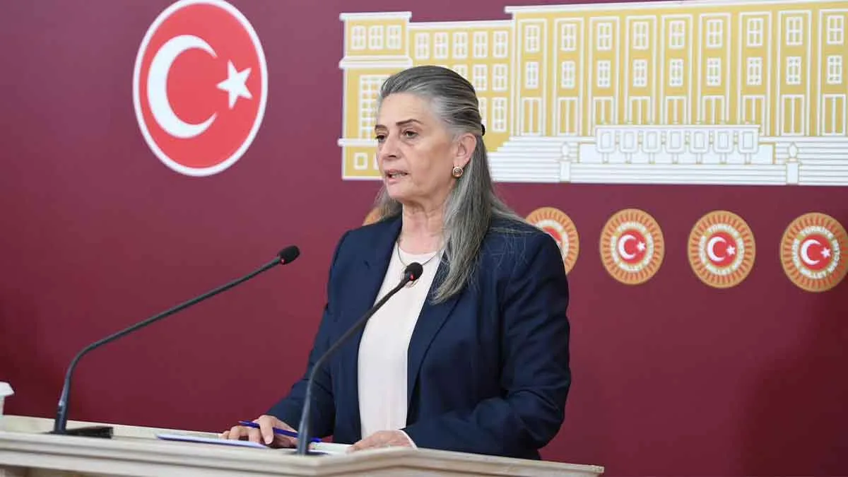 CHP’li Vekil, İçişleri Bakanlığı’na Trabzon’daki miting otobüsleriyle ilgili soru önergesi verdi 1 CHPli Vekil Icisleri Bakanligina Trabzondaki miting otobusleriyle ilgili soru onergesi verdi