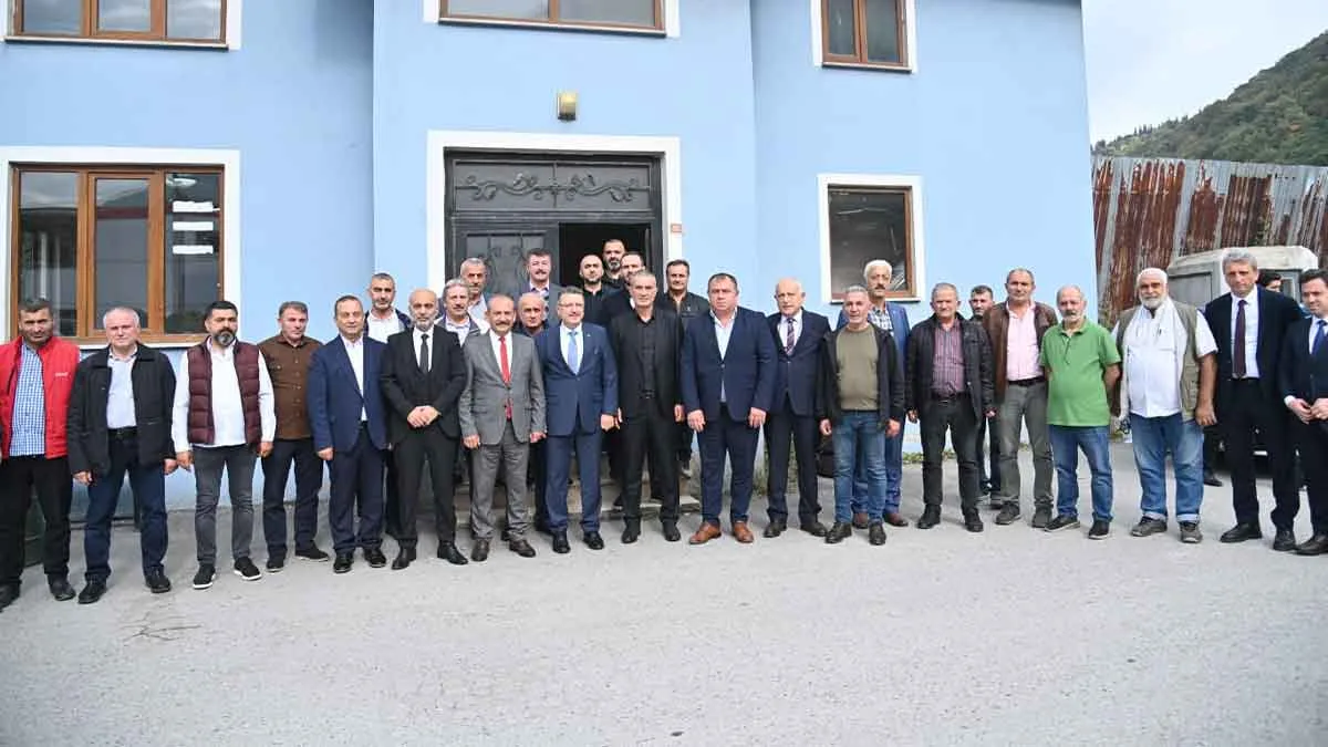 Trabzonda dolmuscular sorunlarini Baskan Gence anlatti