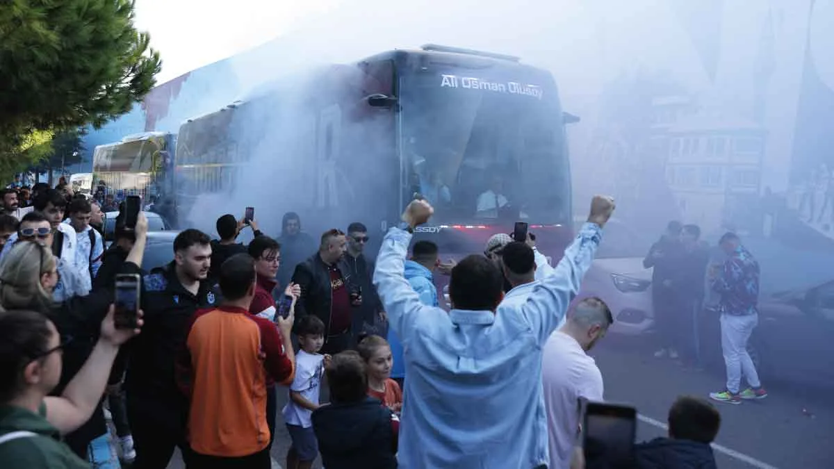 Trabzonspor kafilesi Rize'ye uğurlandı 1 trabzonspor kafilesi rize