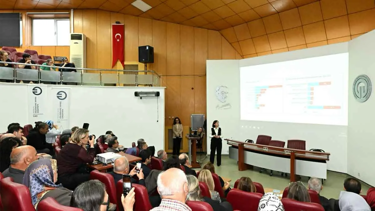 KTÜ'de-Kanser-Tedavisinde-Radyoterapinin-önemi-masaya-yatırıldı