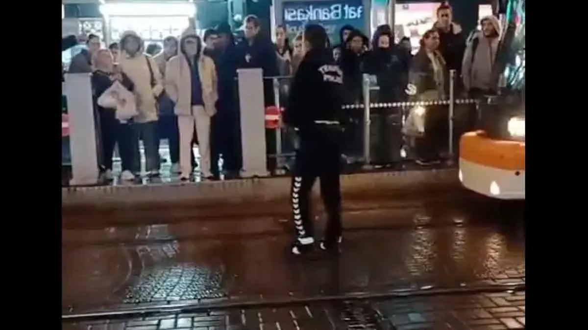 Açığa-alınan-polis-memuruna-Trabzonlu-başkan-destek-verdi