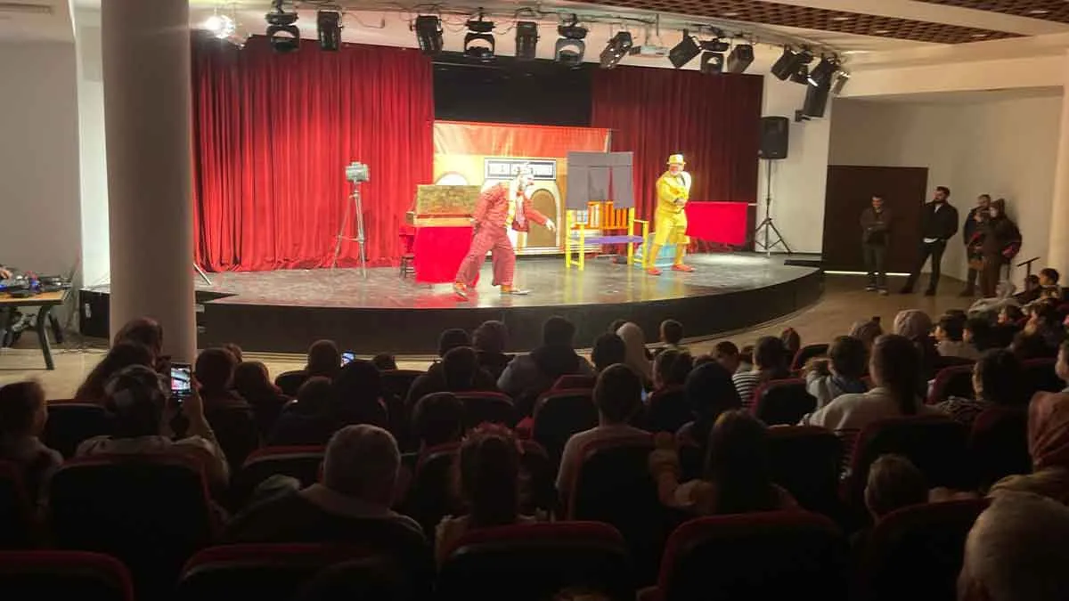 Akçaabat-kültür-sanat-etkinliklerine-doydu