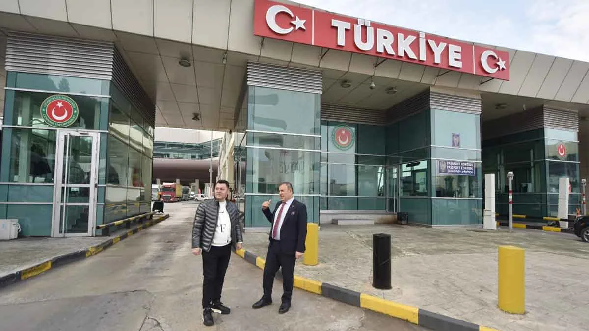 Başkan-Çelebi,-Sarp-Sınır-Kapısında-incelemelerde-bulundu