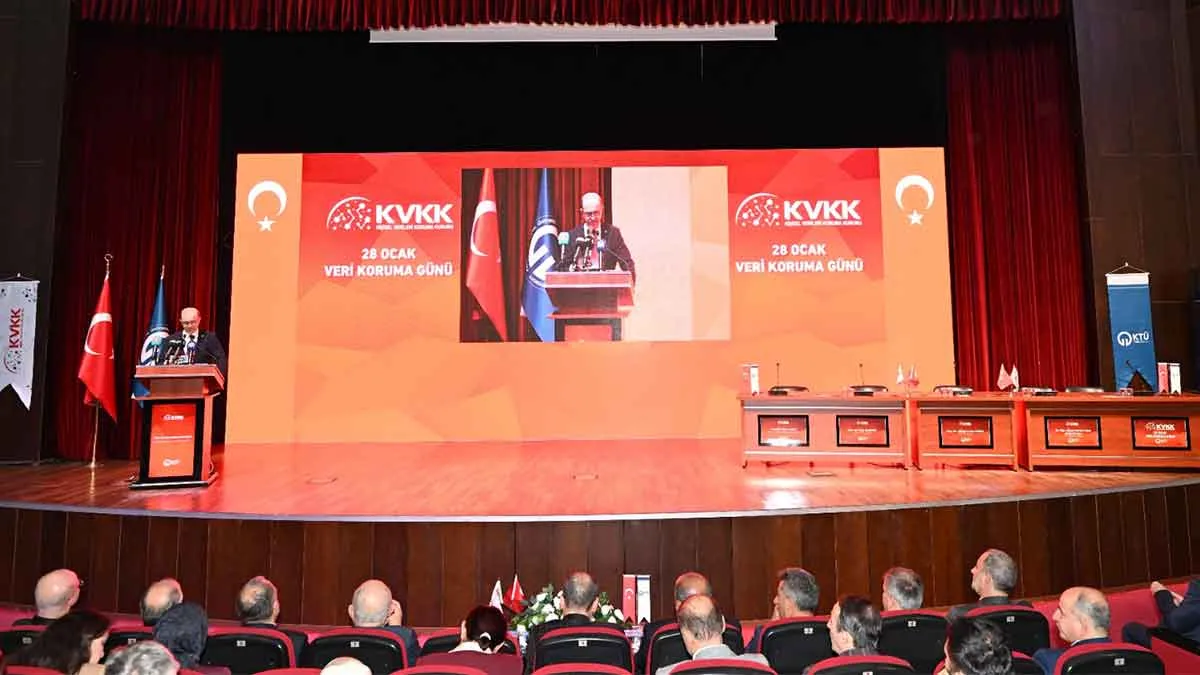 KTÜ'de-yapay-zeka-paneli-düzenlendi