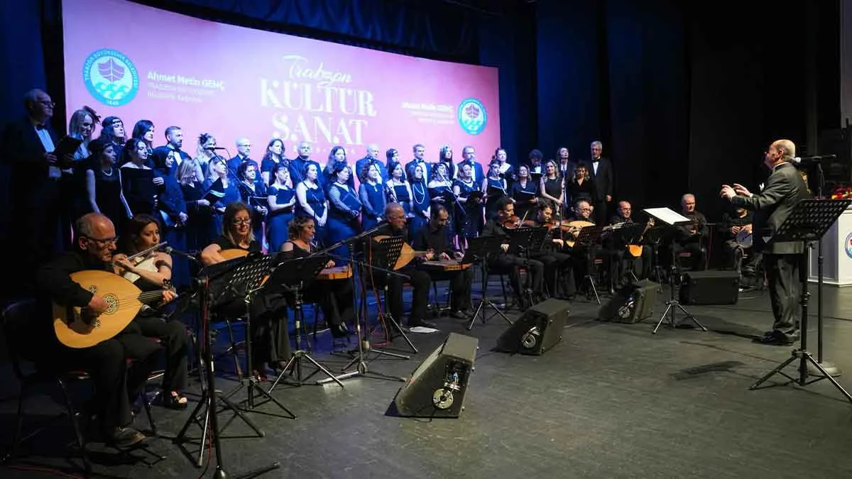 Trabzon'da-Türk-Sanat-Müziği-rüzgarı-esti